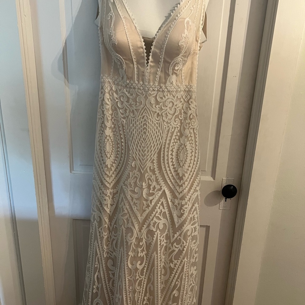 Ivory Lace Wedding Gown